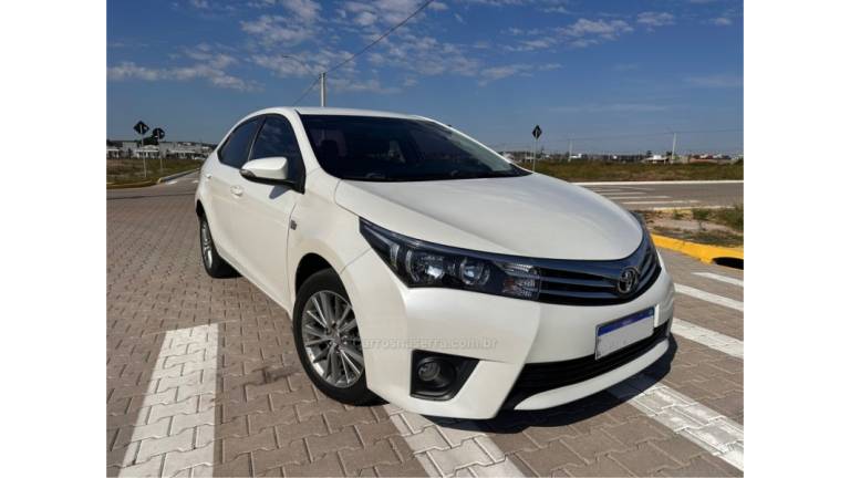 TOYOTA - COROLLA - 2015/2014 - Branca - R$ 85.000,00