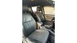 TOYOTA - HILUX - 2014/2014 - Prata - R$ 136.900,00