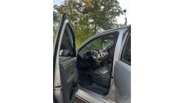 TOYOTA - HILUX - 2014/2014 - Prata - R$ 136.900,00