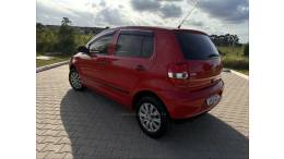VOLKSWAGEN - FOX - 2007/2008 - Vermelha - R$ 21.900,00
