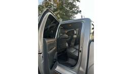 TOYOTA - HILUX - 2014/2014 - Prata - R$ 136.900,00