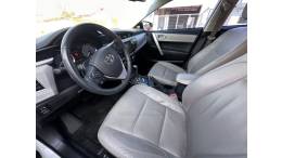 TOYOTA - COROLLA - 2015/2014 - Branca - R$ 85.000,00